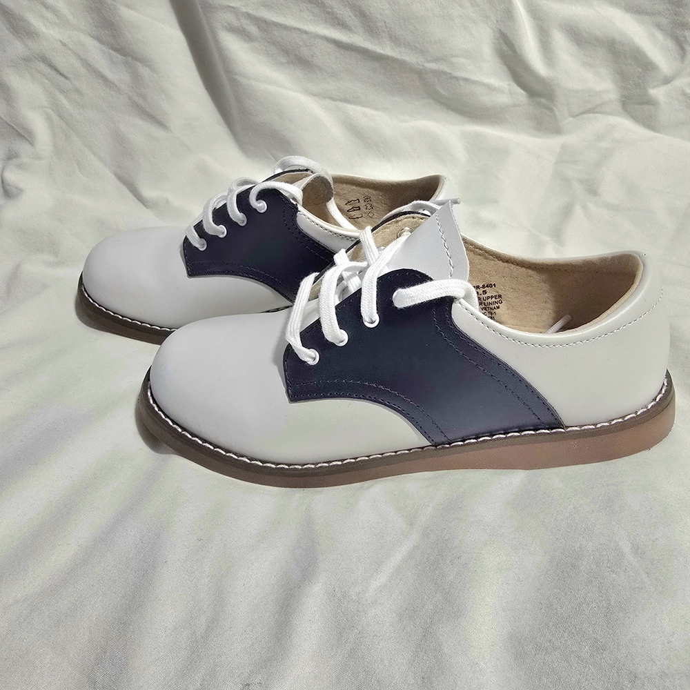 Footmates White and Blue Dress Shoes. Genuine Leather. 13.5 Size. Preppy